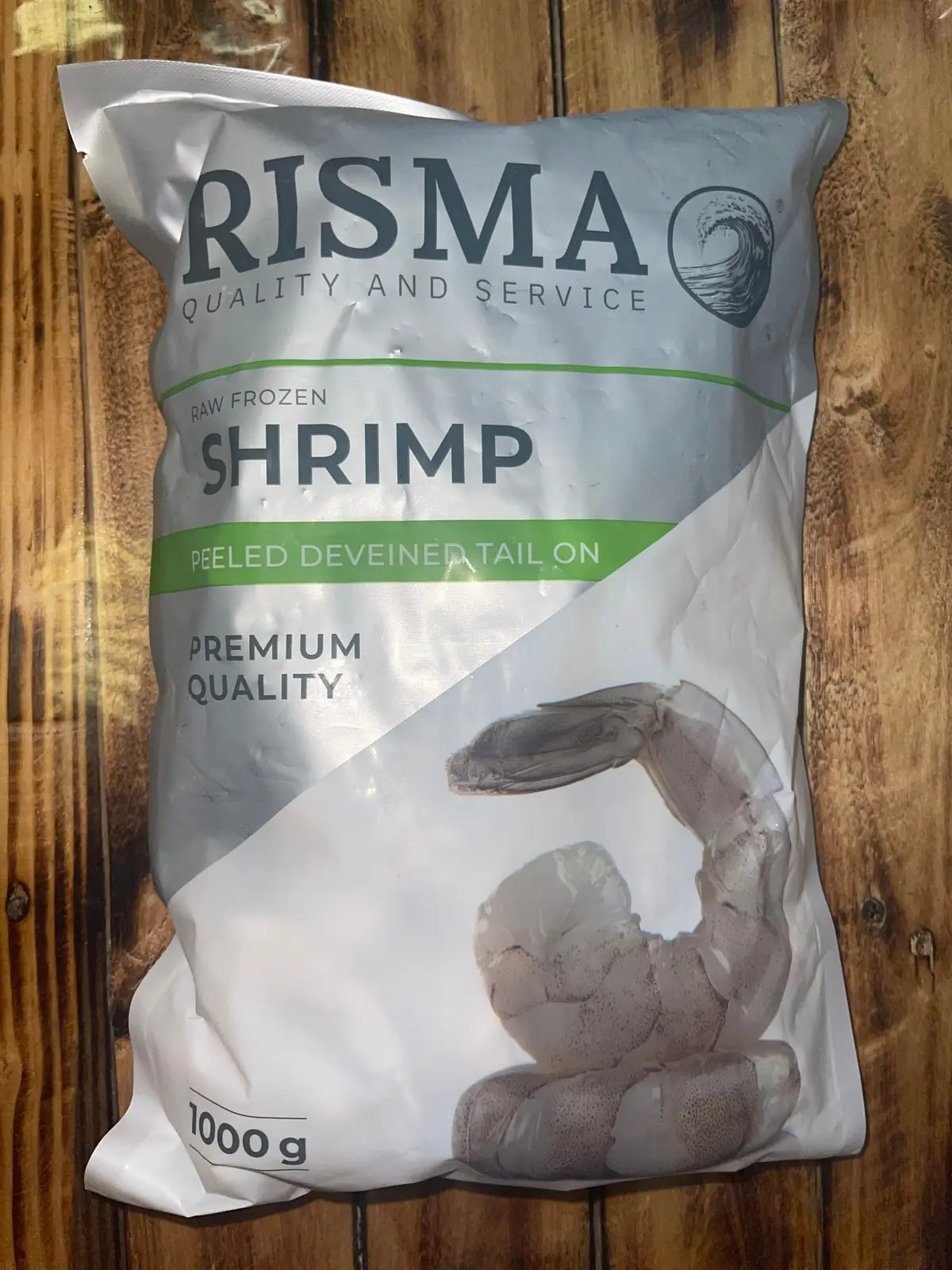 Пачка сырых очищенных креветок Risma 1 кг